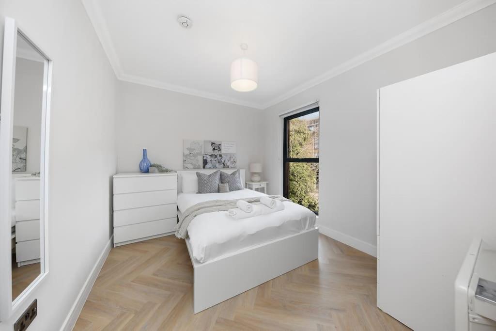 Pleasing 2Bed Flat 10Min To Wimbledon Tennis Court Londyn Zewnętrze zdjęcie