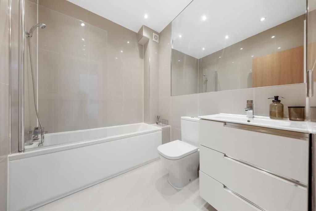 Pleasing 2Bed Flat 10Min To Wimbledon Tennis Court Londyn Zewnętrze zdjęcie