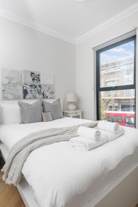 Pleasing 2Bed Flat 10Min To Wimbledon Tennis Court Londyn Zewnętrze zdjęcie